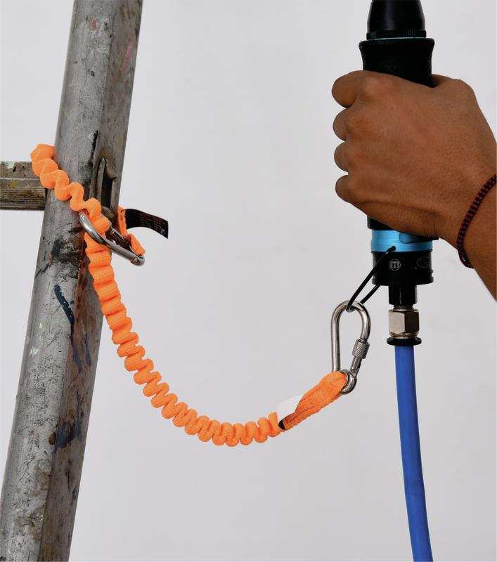 Longe élastique avec connecteurs intégrés pour connexion outils